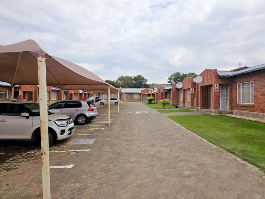 2 Bedroom Property for Sale in Ladybrand Free State